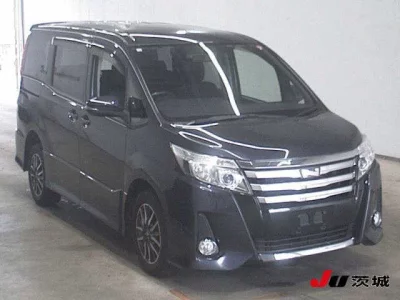 Toyota NOAH  с аукциона в Японии