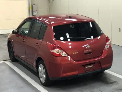 Nissan TIIDA