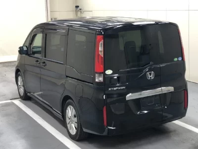 Honda STEP WAGON  с аукциона в Японии