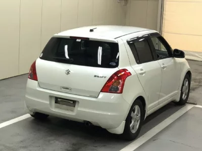 Suzuki SWIFT  с аукциона в Японии