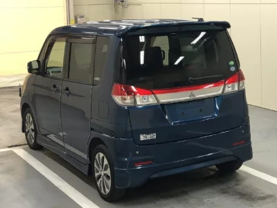 Mitsubishi DELICA D2