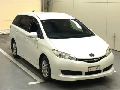 Toyota WISH  с аукциона в Японии