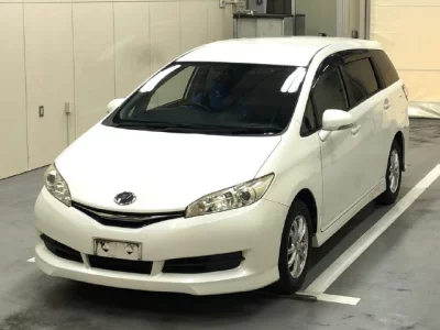 Toyota WISH  с аукциона в Японии