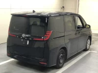 Toyota NOAH лот № 5841 оценка 4  с аукциона в Японии 3