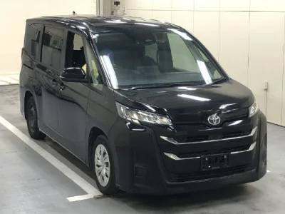 Toyota NOAH  с аукциона в Японии