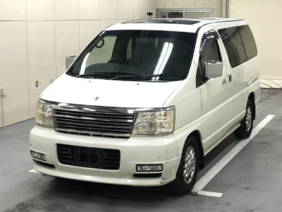 Nissan ELGRAND  с аукциона в Японии