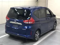 Honda FREED лот № 6105 оценка 3.5  с аукциона в Японии 3