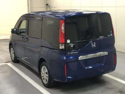 Honda STEP WAGON  с аукциона в Японии