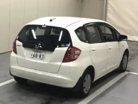 Honda FIT лот № 3084 оценка 4  с аукциона в Японии 3