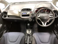 Honda FIT лот № 3084 оценка 4  с аукциона в Японии 4