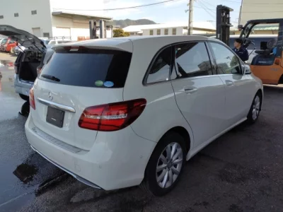 Mercedes-Benz B CLASS