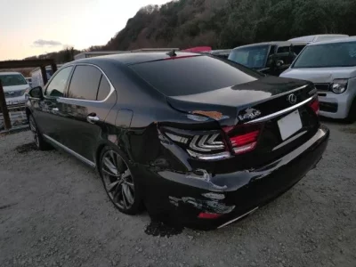 Lexus LS
