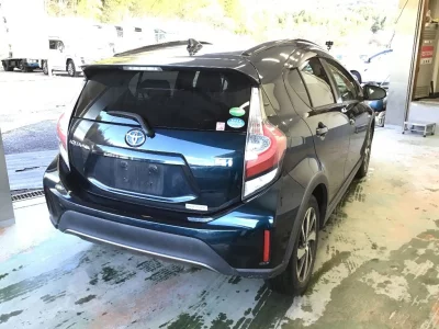 Toyota AQUA  с аукциона в Японии