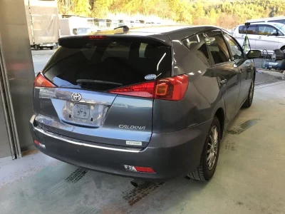 Toyota CALDINA  с аукциона в Японии