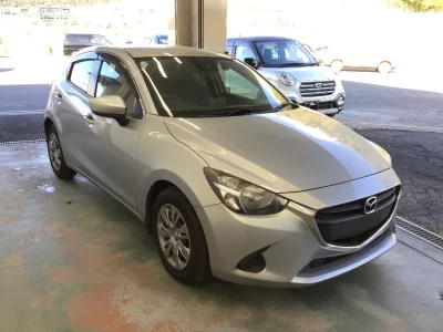 Mazda DEMIO  с аукциона в Японии