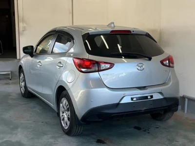 Mazda DEMIO  с аукциона в Японии