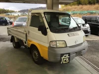 Mazda BONGO лот № 7570 оценка 3.5  с аукциона в Японии 2