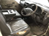 Mazda BONGO лот № 7570 оценка 3.5  с аукциона в Японии 4