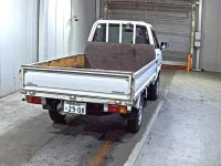 Toyota TOWN ACE TRUCK лот № 7010 оценка 3.5  с аукциона в Японии 4
