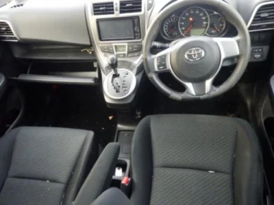 Toyota RACTIS  с аукциона в Японии