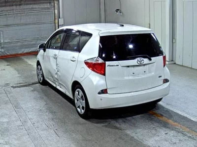 Toyota RACTIS  с аукциона в Японии
