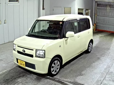 Toyota PIXIS SPACE  с аукциона в Японии