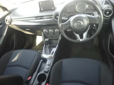 Mazda DEMIO  с аукциона в Японии