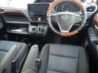 Toyota NOAH лот № 5635 оценка 3.5  с аукциона в Японии 2