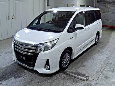 Toyota NOAH  с аукциона в Японии