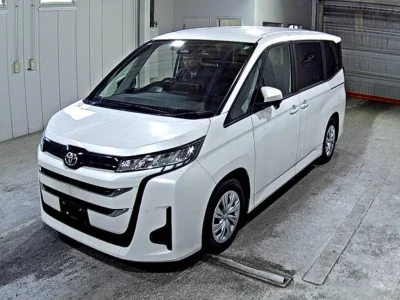 Toyota NOAH  с аукциона в Японии