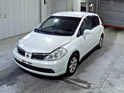Nissan TIIDA  с аукциона в Японии