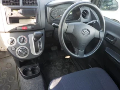 Daihatsu MIRA  с аукциона в Японии