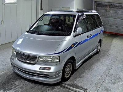 Nissan LARGO