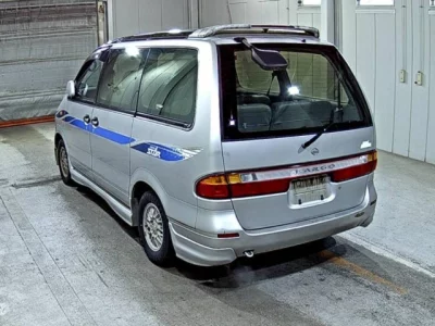 Nissan LARGO