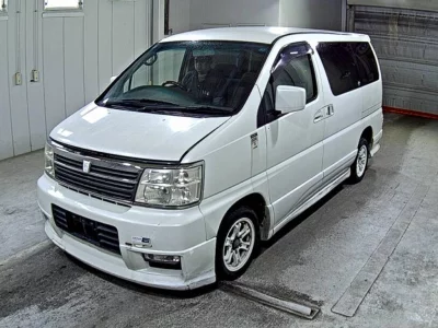 Nissan ELGRAND  с аукциона в Японии
