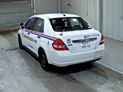 Nissan TIIDA LATIO  с аукциона в Японии