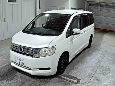 Honda STEP WAGON  с аукциона в Японии