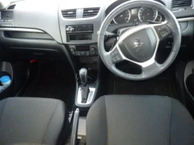 Suzuki SWIFT  с аукциона в Японии