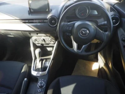 Mazda DEMIO  с аукциона в Японии