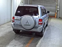 Mitsubishi PAJERO IO лот № 1096 оценка 3.5  с аукциона в Японии 4