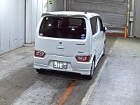 Suzuki WAGON R лот № 3069 оценка 4.5  с аукциона в Японии 4