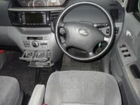 Toyota VOXY лот № 5947 оценка R  с аукциона в Японии 2