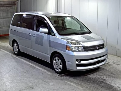 Toyota VOXY  с аукциона в Японии
