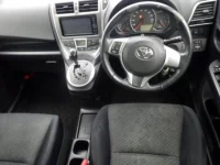 Toyota RACTIS лот № 5933 оценка 3.5  с аукциона в Японии 2