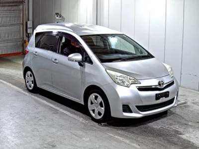Toyota RACTIS  с аукциона в Японии