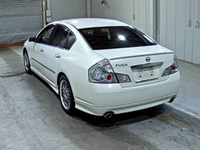 Nissan FUGA  с аукциона в Японии