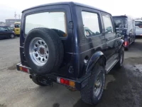Suzuki JIMNY SIERRA лот № 5881 оценка 3.5  с аукциона в Японии 4