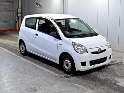Daihatsu MIRA  с аукциона в Японии