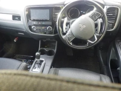 Mitsubishi OUTLANDER  с аукциона в Японии