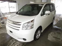 Toyota NOAH лот № 1 оценка R  с аукциона в Японии 4